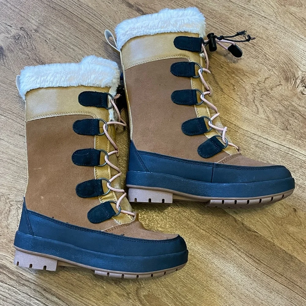 All In Motion Girls Winter Boots Size 13 - Picture 4 of 5